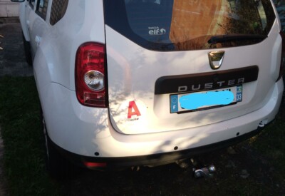 Location Voiture avec attelage pour remorque Plus de 5m3 Autre à Floirac